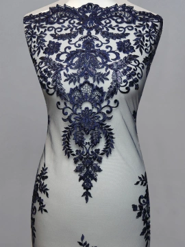 Chabrowy haft na tiulu HT-69