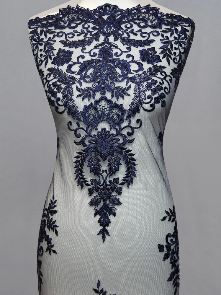 Chabrowy haft na tiulu HT-69